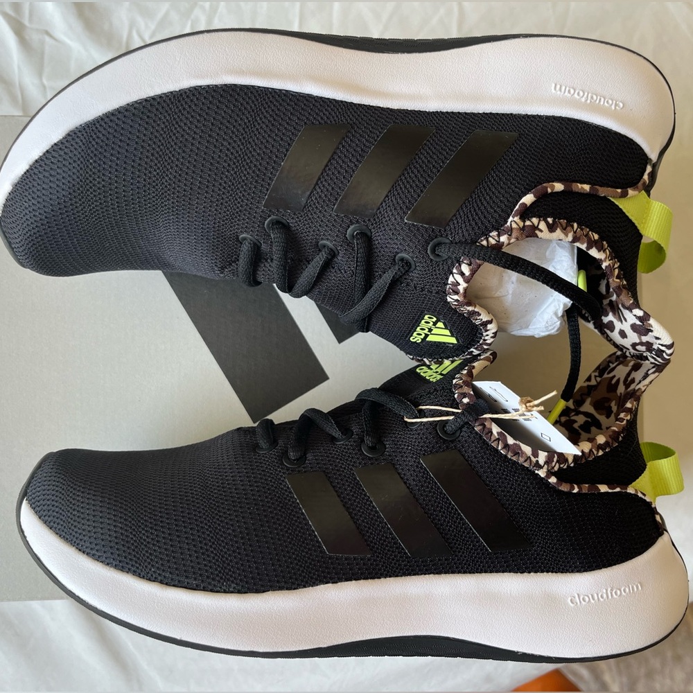 BRAND NEW never worn Adidas Cloudfoam women’s sneakers